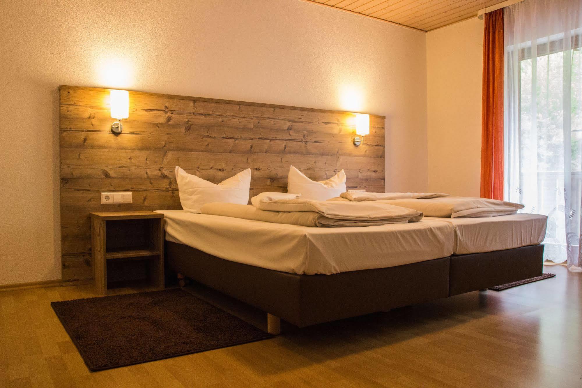 Hotel Restaurant Talblick บัด ดิตเซนบาค ภายนอก รูปภาพ